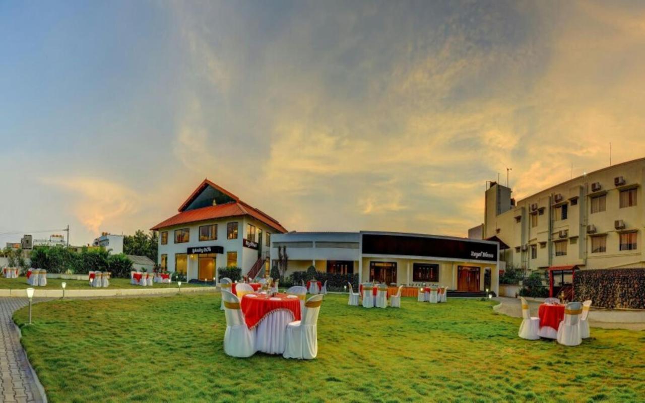 Hotel Kalyani Mysuru Zewnętrze zdjęcie