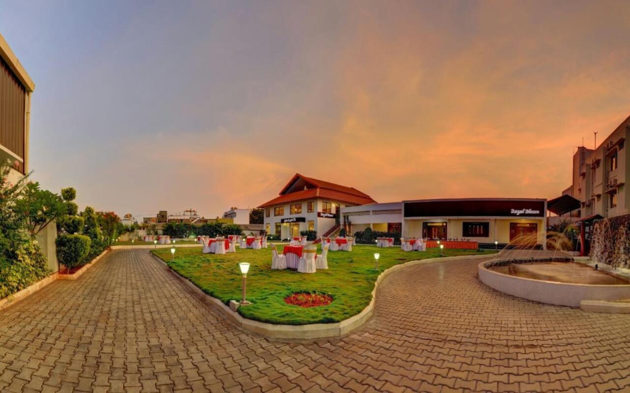 Hotel Kalyani Mysuru Zewnętrze zdjęcie