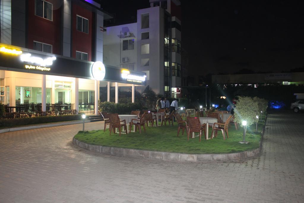 Hotel Kalyani Mysuru Zewnętrze zdjęcie