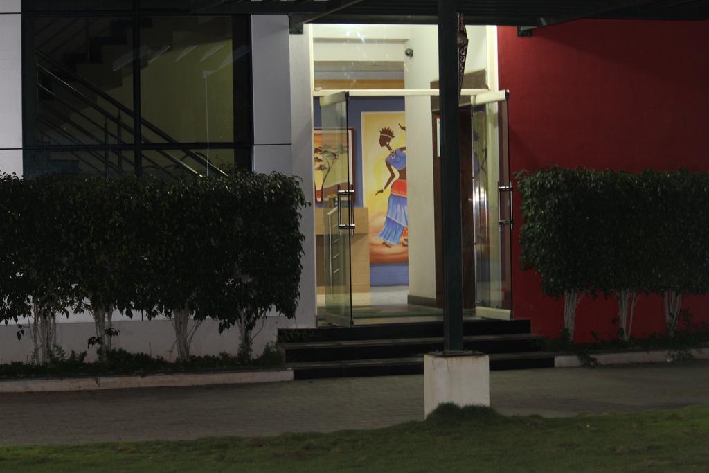 Hotel Kalyani Mysuru Zewnętrze zdjęcie